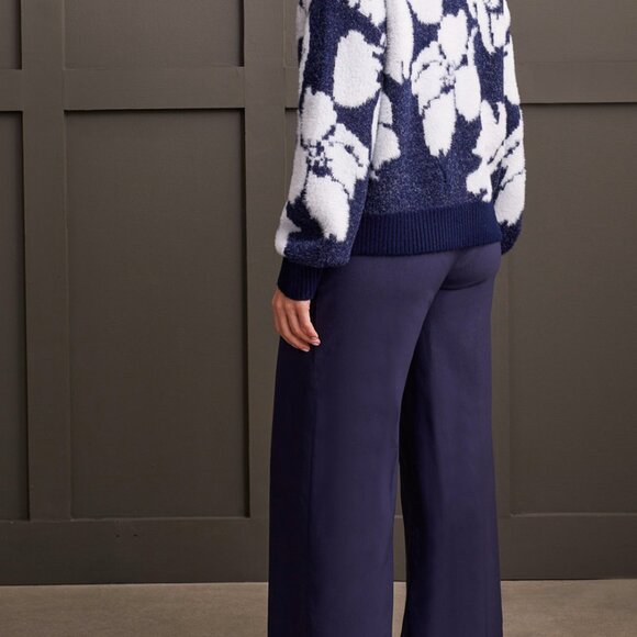 Tribal Sweater - Picture 3 of 4